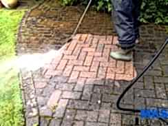 Чистка брусчатки