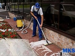 Чистка брусчатки