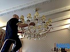 Мытье люстр