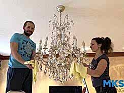 Мытье люстр