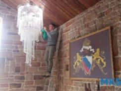 Мытье люстр